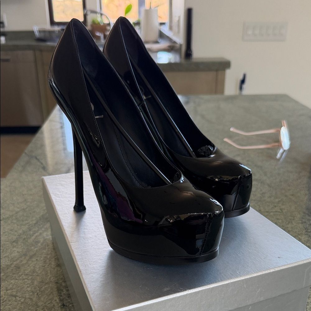 Yves Saint Laurent Glossy Black Platform Heels - Picture 2 of 8